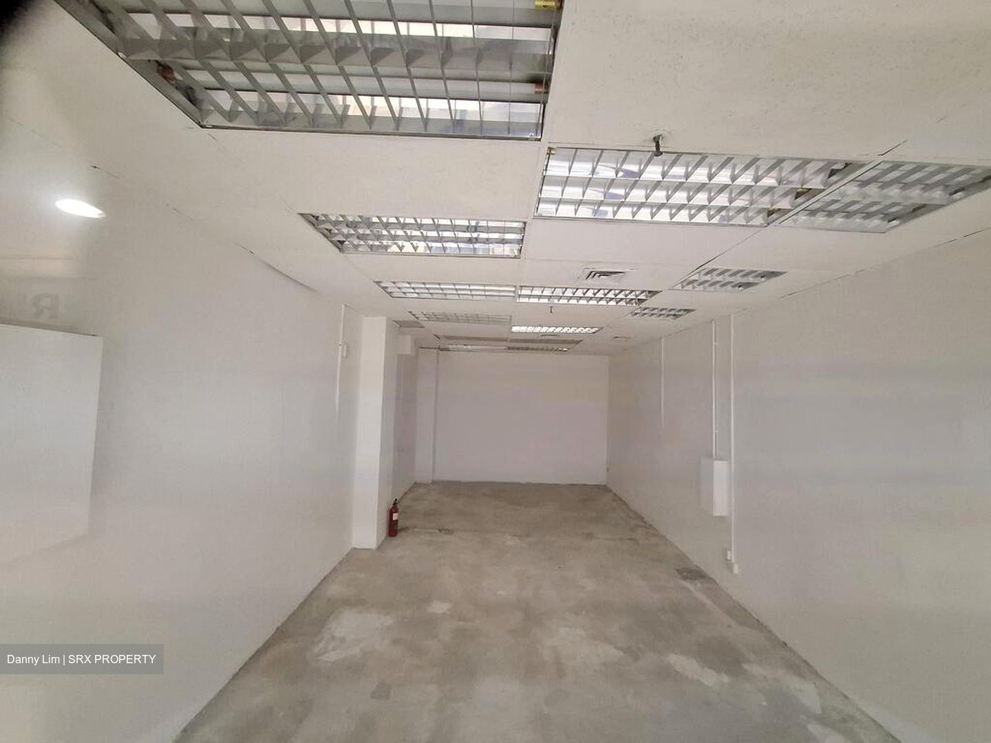 Lucky Plaza (D9), Shop House #566062001